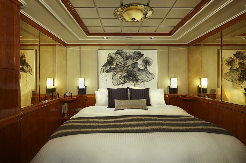 2-Bedroom Deluxe Family Suite with Balcony